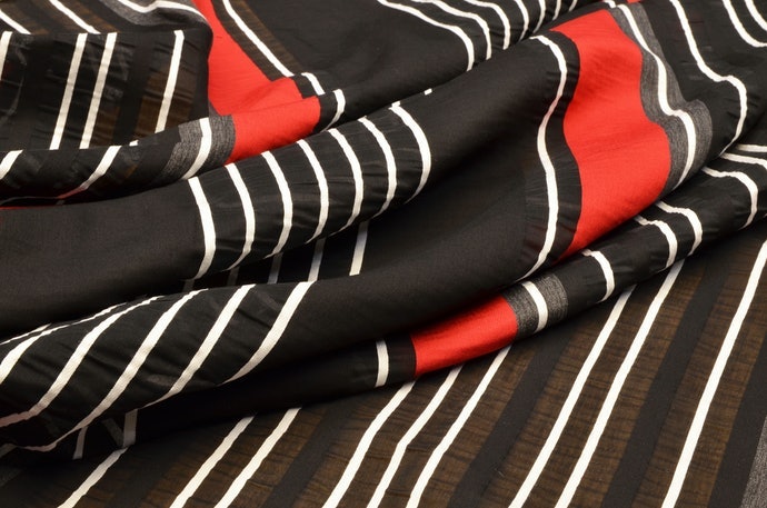 Rayon, punya bahan yang adem dan jatuh