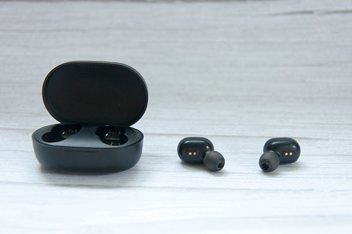 True Wireless Stereo: Fleksibel untuk berkendara atau olahraga