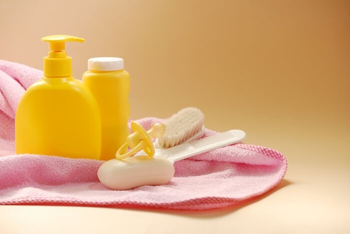 Toiletries: Kebutuhan mandi serta perawatan tubuh bayi