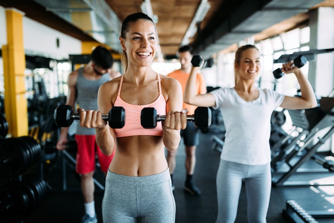 Dumbbell: Mengencangkan otot bicep dan tricep