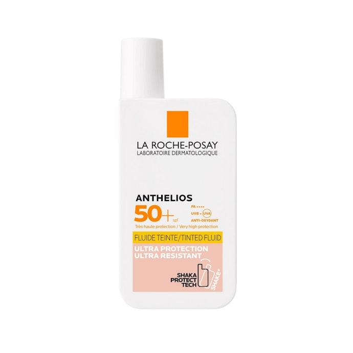 Jika kulit berminyak: Utamakan chemical sunscreen dengan kandungan oil-control seperti niacinamide dan salicylic acid