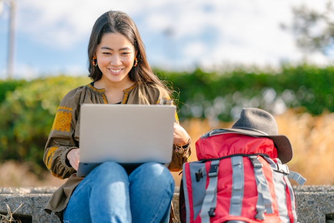 Untuk traveling atau perjalanan bisnis: Pastikan ada kompartemen laptop