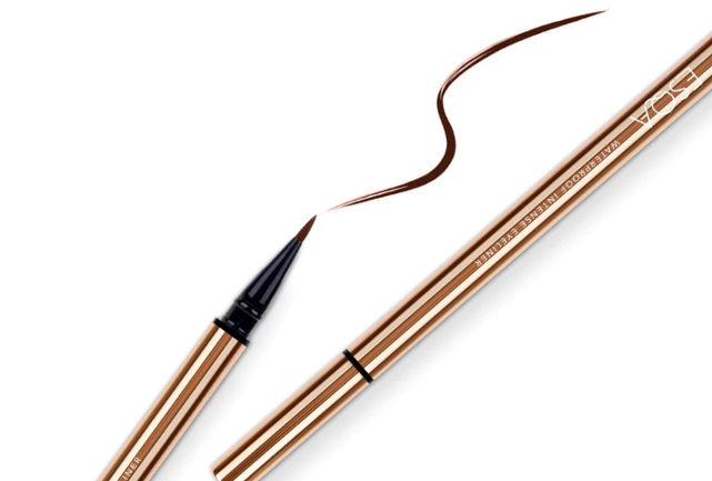 Untuk mendapatkan tampilan alami sehari-hari, gunakan eyeliner lokal warna cokelat