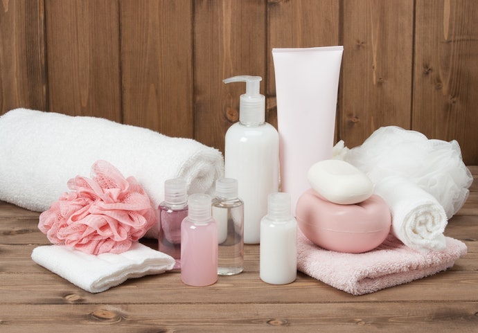 Toiletries dan makeup: Agar wanita selalu menjaga penampilan di depan pasangan