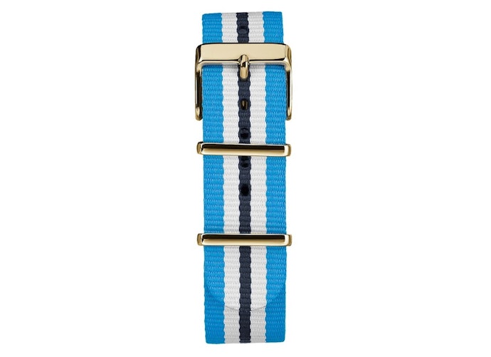 Nylon strap, bisa diganti dengan beragam warna dan corak lain