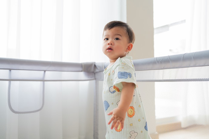 Prioritaskan yang bahannya aman untuk anak, misalnya plastik HDPE
