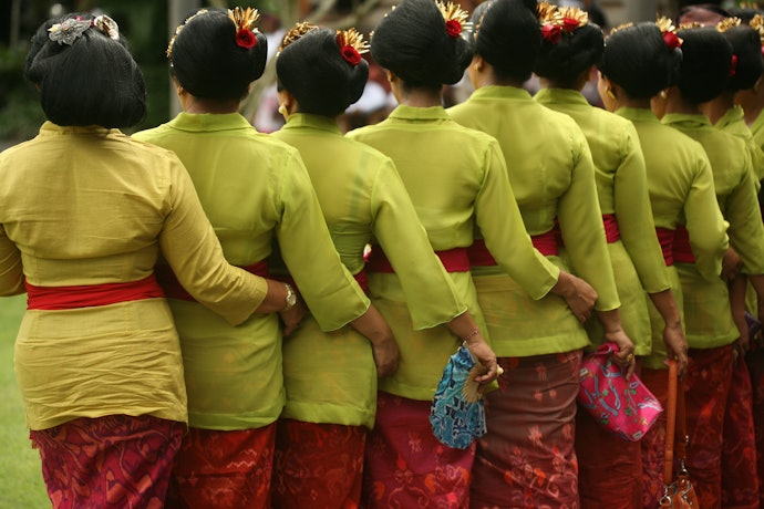 Modern, kebaya yang paling nyaman dengan bahan yang variatif