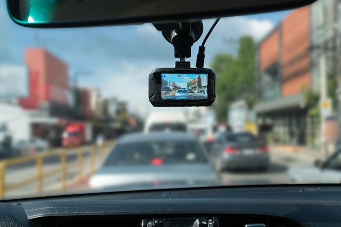 Kamera depan + belakang, standar untuk meningkatkan keamanan di sekitar mobil