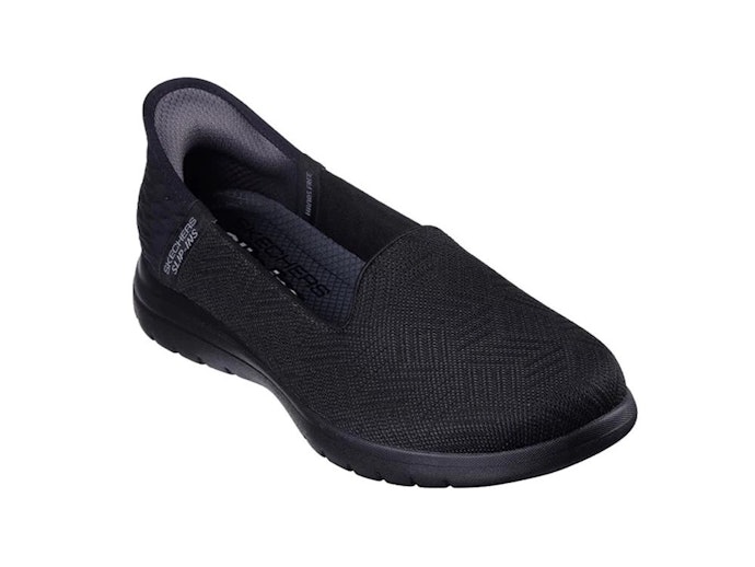 Slip-On, ringan dan mudah dilepas pasang