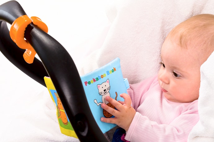 Soft book: Aman untuk digigit dan diremas si kecil