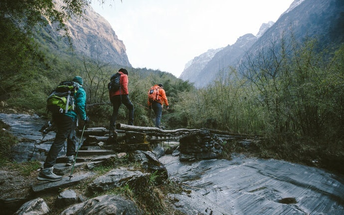 Monopod yang bisa difungsikan sebagai trekking pole, untuk pemotretan saat trekking
