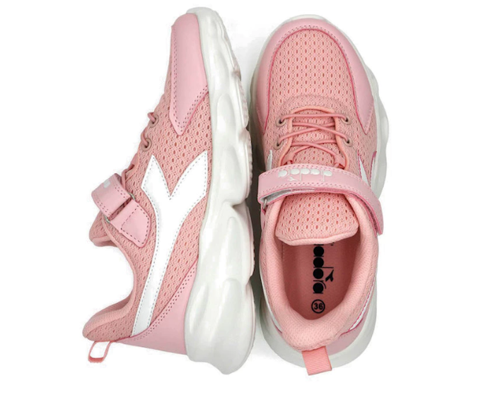 Skechers dan Diadora: Dibekali bantalan empuk untuk kenyamanan saat berolahraga