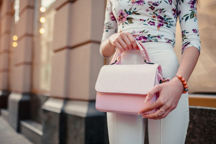 Hand bag dan sling bag, bisa digunakan pada segala suasana