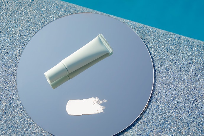 Primer silicone based: Cocok untuk kulit berminyak atau kulit berjerawat