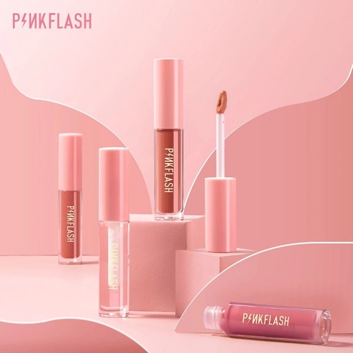 Lip gloss doe foot: Memberikan hasil yang lebih rapi dan presisi, cocok untuk yang mengutamakan kerapian