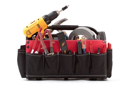 Untuk Anda yang mengerjakan banyak perkerjaan rumah atau DIY, utamakan tool kit dengan paket bor