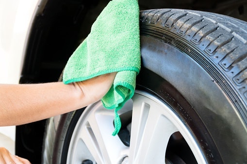 Wax: Dapat menjaga elastisitas ban motor