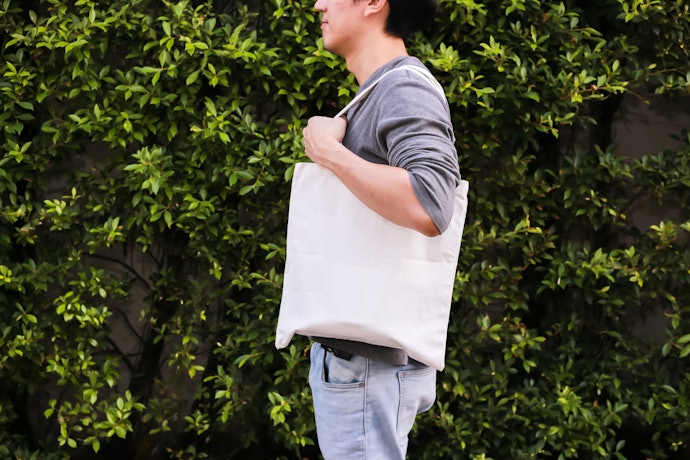 Tote bag dari katun, kanvas, nilon, cordura hingga polyester cocok untuk gaya kasual sehari-hari