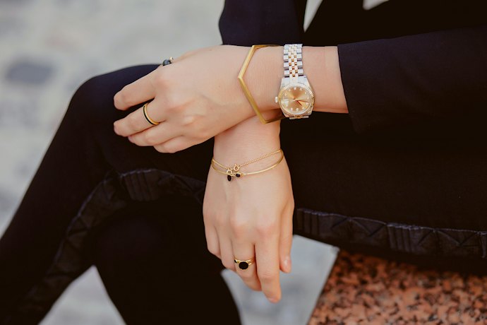 Diamond: Jam dengan hiasan kristal Swarovski yang memukau
