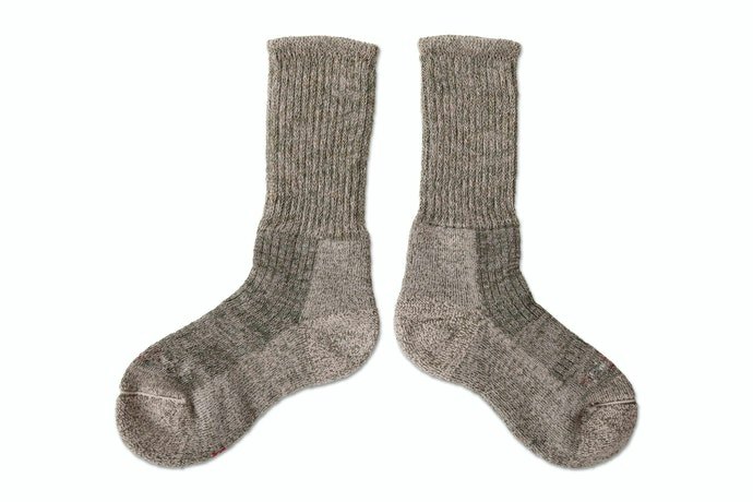 Bahan dengan isolasi thermal, lebih cocok untuk cuaca panas