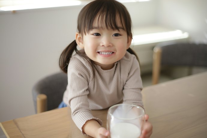 Namun, jika berat badan anak tak kunjung bertambah, cari susu yang mengandung lebih banyak protein dan lemak