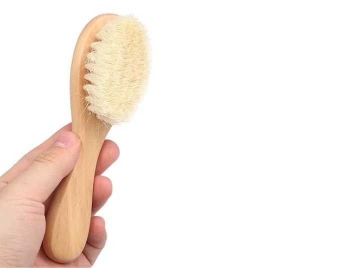 Tipe brush, sisir bayi lembut yang cocok untuk bayi baru lahir