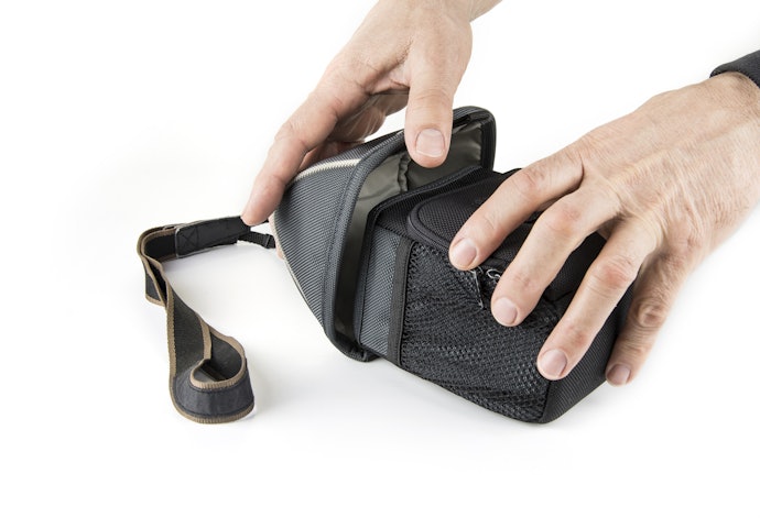 Pouch: Compact untuk membawa kamera pocket