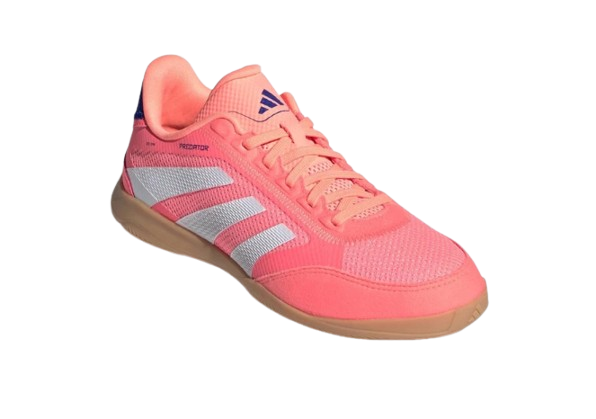 Adidas: Menyediakan berbagai pilihan sepatu untuk aneka olahraga