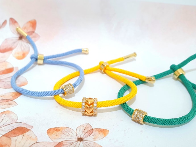 Gelang emas tali: Desain simpel untuk tampil trendi