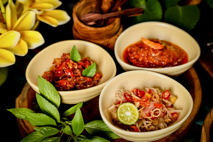 Sambal matah cumi atau teri: Dapat dijadikan lauk yang lezat