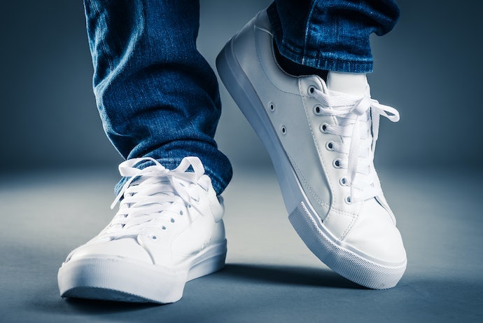 Untuk gaya kasual: Sepatu dengan desain keren yang pas untuk menemani aktivitas harian