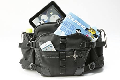 Hip bag, pas untuk membawa kamera digital atau handuk berkat ukurannya yang sedang