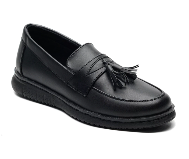 JYF: Pemakaian PU leather membuat upper sepatu lebih elastis dan tak terasa kaku