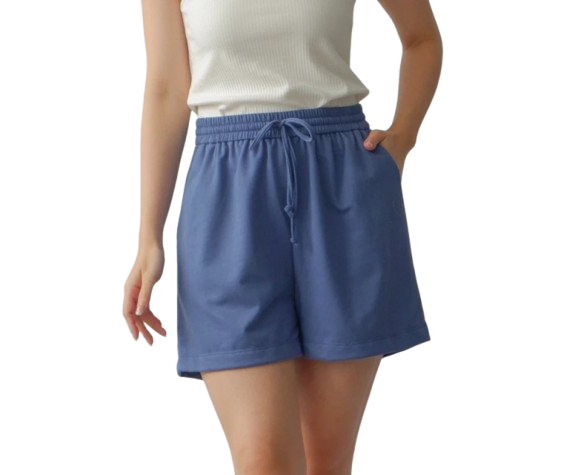 ISLA, mid-length short dengan material katun cocok untuk aktivitas pada siang hari