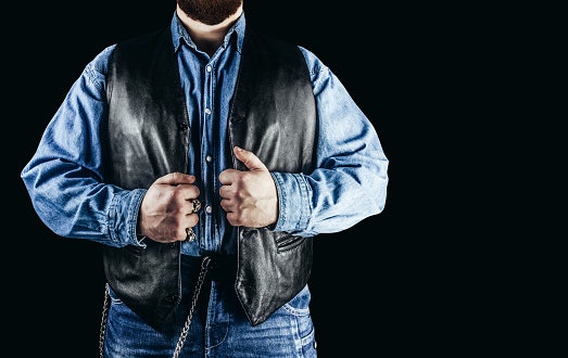 Kulit, denim, katun: Cocok untuk menghangatkan badan saat udara dingin