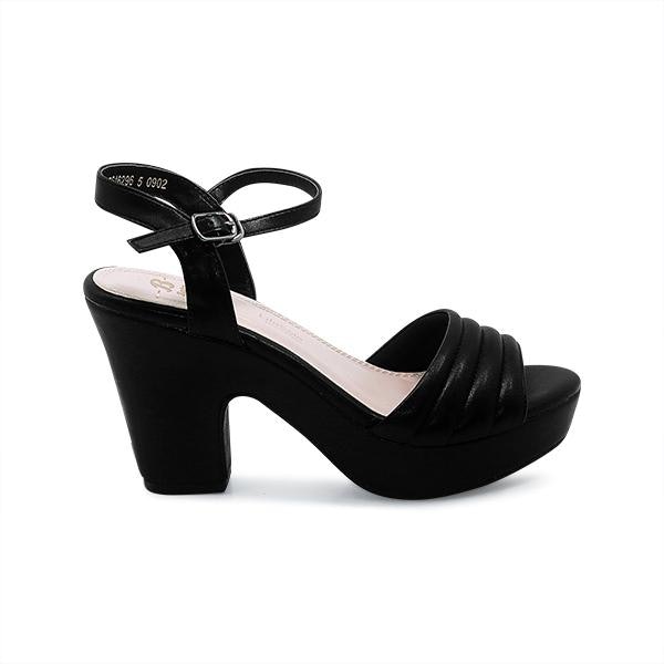 Heels, anggun dan memberikan kesan jenjang