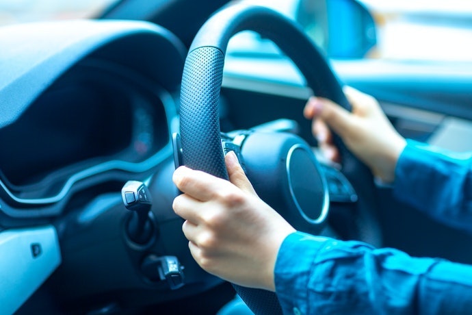 Bluetooth dan pendeteksi suara, memudahkan Anda untuk menerima panggilan