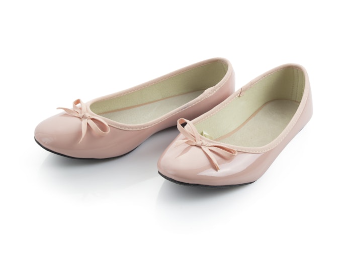 Sepatu flat: Timeless dan dukung aktivitas Anda yang padat