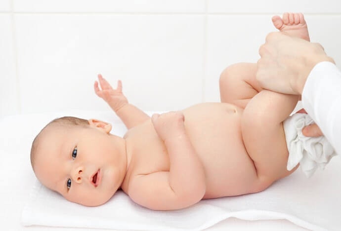 Tisu basah tanpa parfum dan pengawet, lebih aman untuk kulit bayi