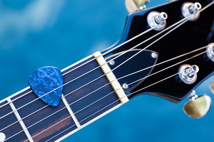 Seluloid, cocok untuk memainkan berbagai genre musik