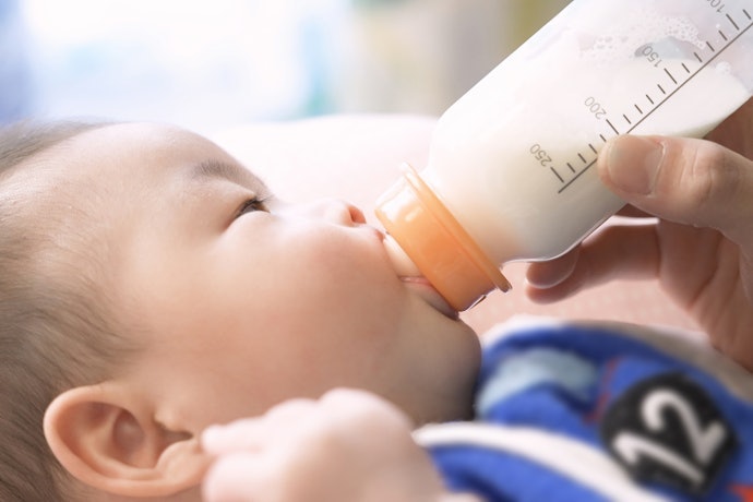 Untuk bayi usia <6 bulan, pilih susu pada rentang usia tersebut untuk memenuhi kebutuhan dasar bayi