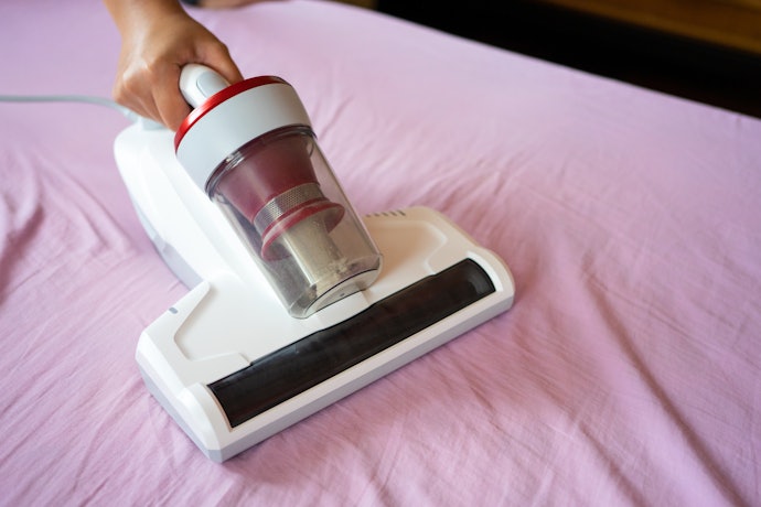 Jika ada blower panas juga, vacuum cleaner akan makin efektif untuk membunuh bakteri