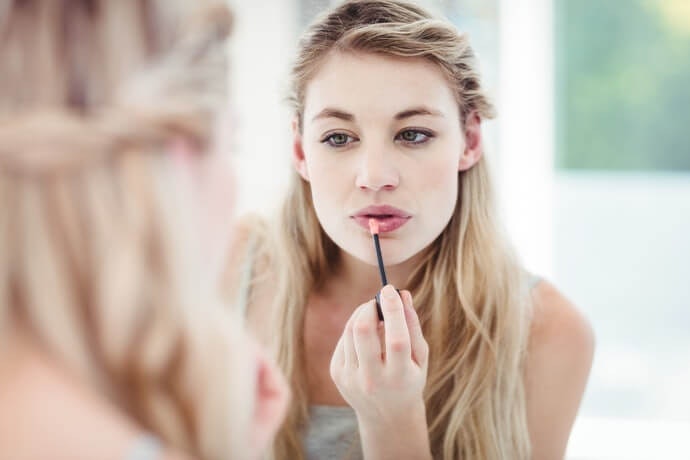 Jenis aplikator: Mempermudah pengaplikasian lip gloss
