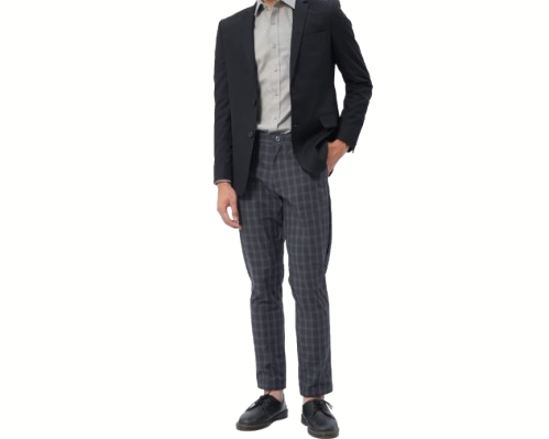 Executive: Blazer hitam dengan desain clean-nya ideal untuk tampilan formal yang profesional