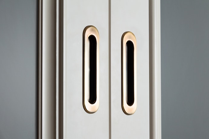 Recessed, ditanam ke dalam pintu