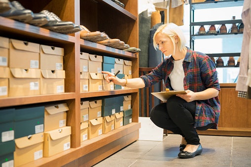 Kode item di boks sepatu: Cek keasliannya menggunakan Google