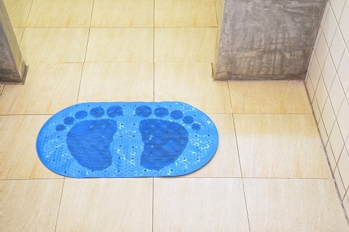 PVC, tidak masalah ditempatkan di toilet basah