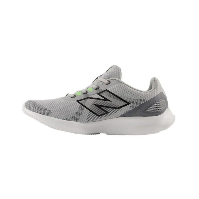 New Balance: Desainnya modis, bisa dipakai untuk lari dan aktivitas sehari-hari