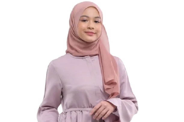 Pashmina: Ukuran lebih lebar dan panjang untuk berbagai gaya berhijab