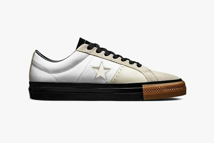 One Star, sepatu dengan bahan suede dan gaya retro